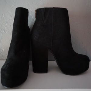 Platform black suede boots